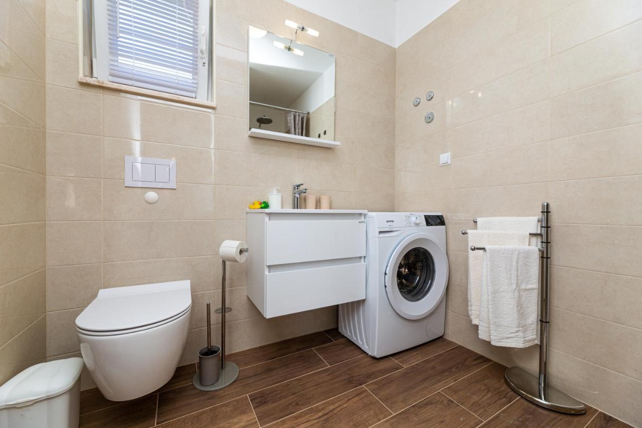 Apartment Nada 1 Malinska Kültér fotó