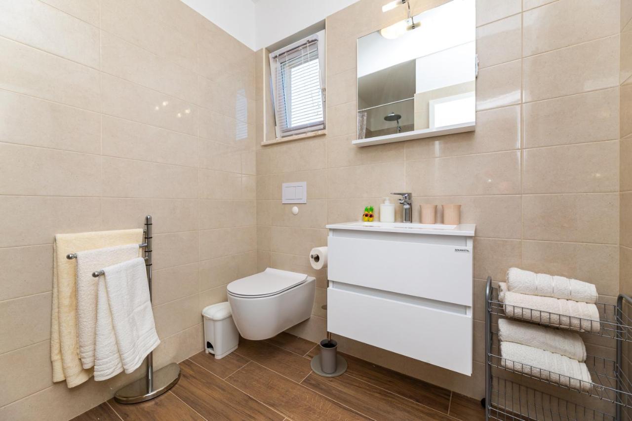 Apartment Nada 1 Malinska Kültér fotó