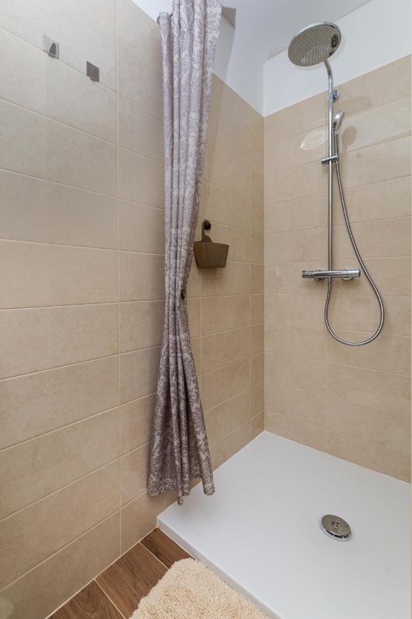 Apartment Nada 1 Malinska Kültér fotó