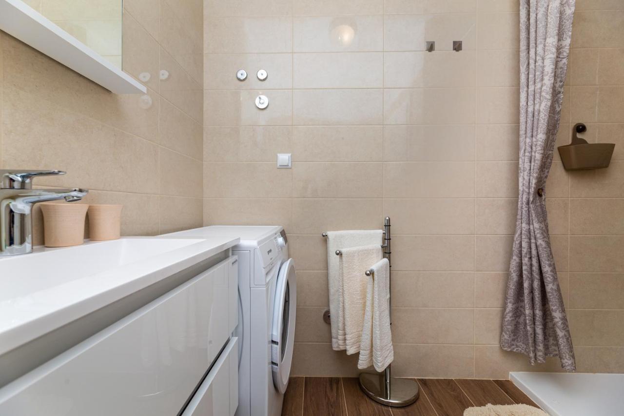 Apartment Nada 1 Malinska Kültér fotó