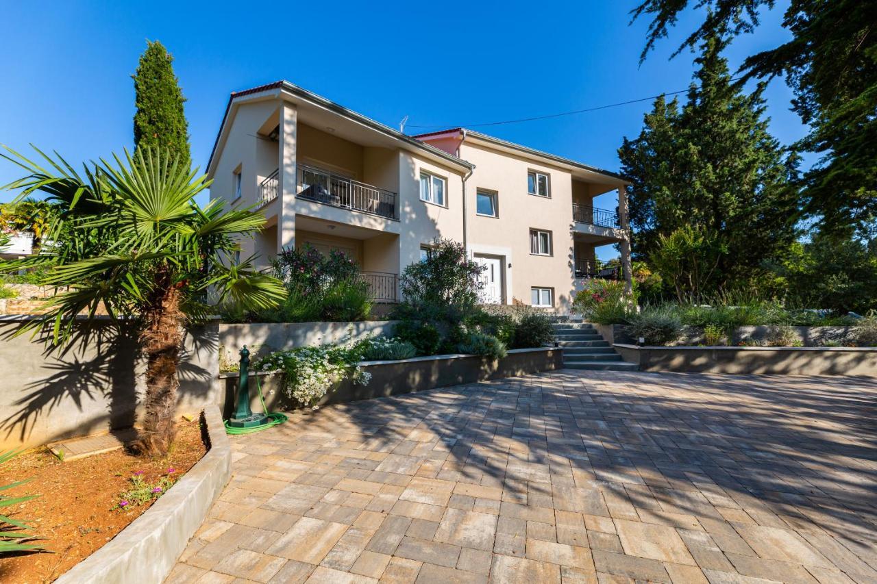 Apartment Nada 1 Malinska Kültér fotó