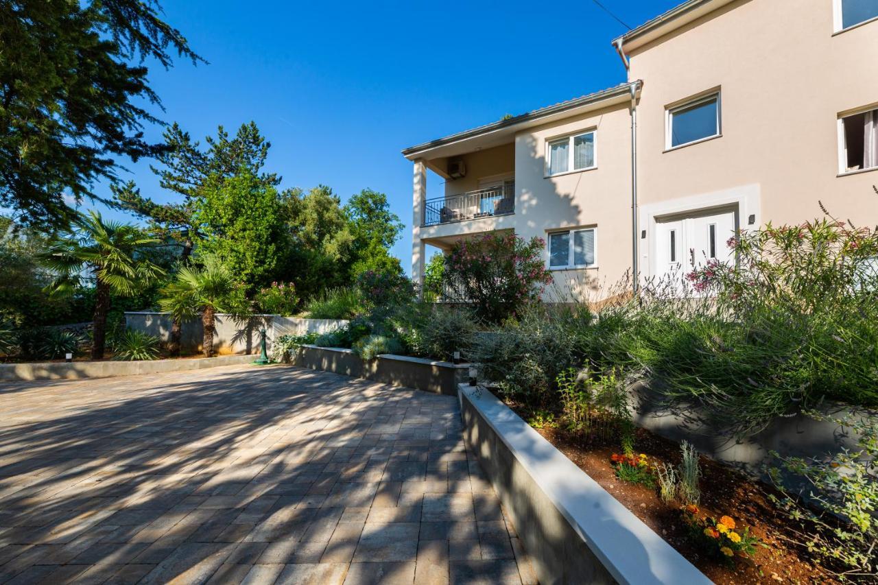 Apartment Nada 1 Malinska Kültér fotó